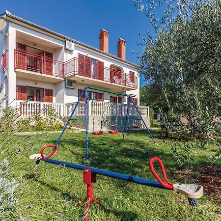 6 Bedroom Nice Home In Segotici Екстериор снимка