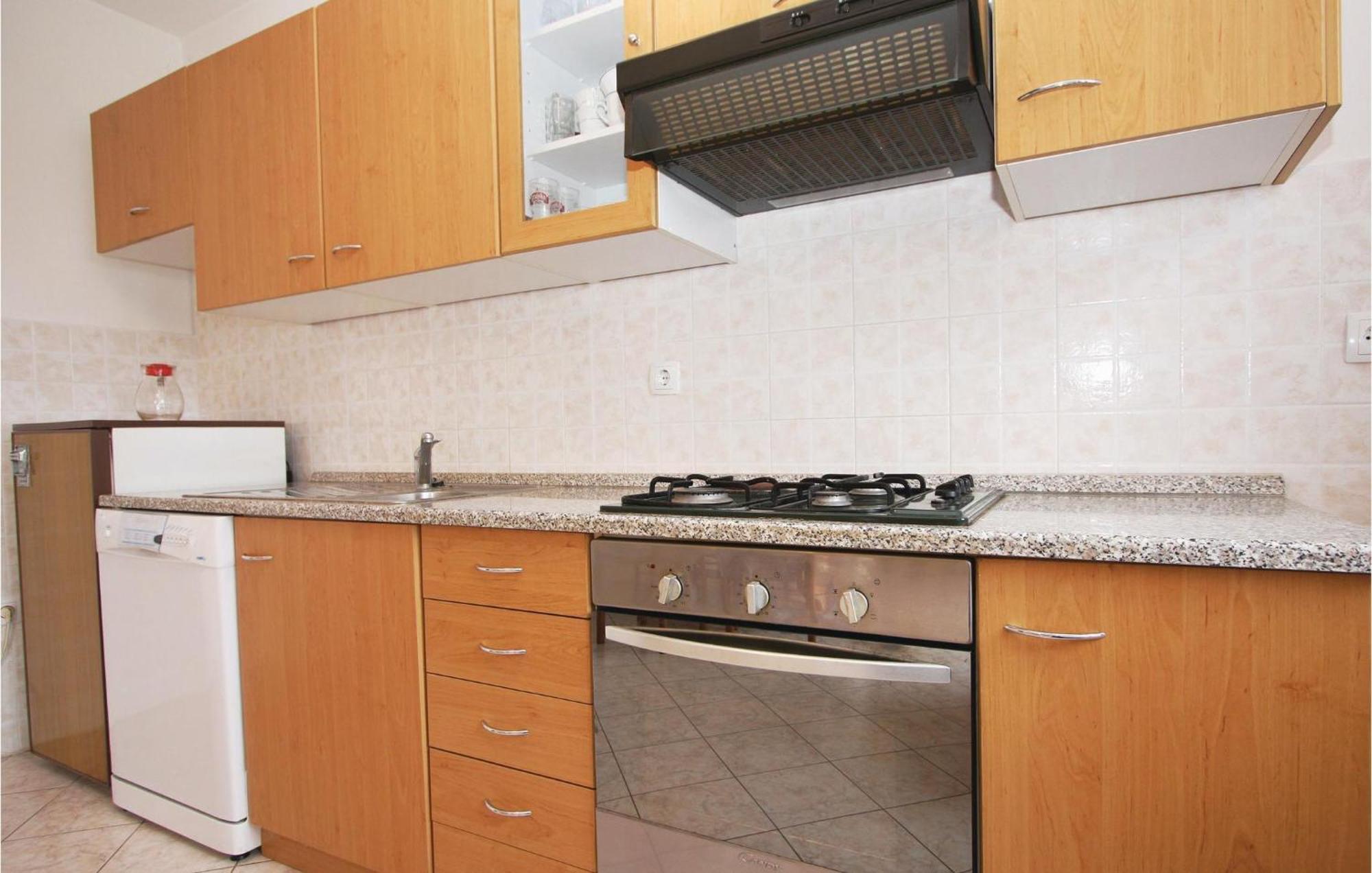 6 Bedroom Nice Home In Segotici Екстериор снимка