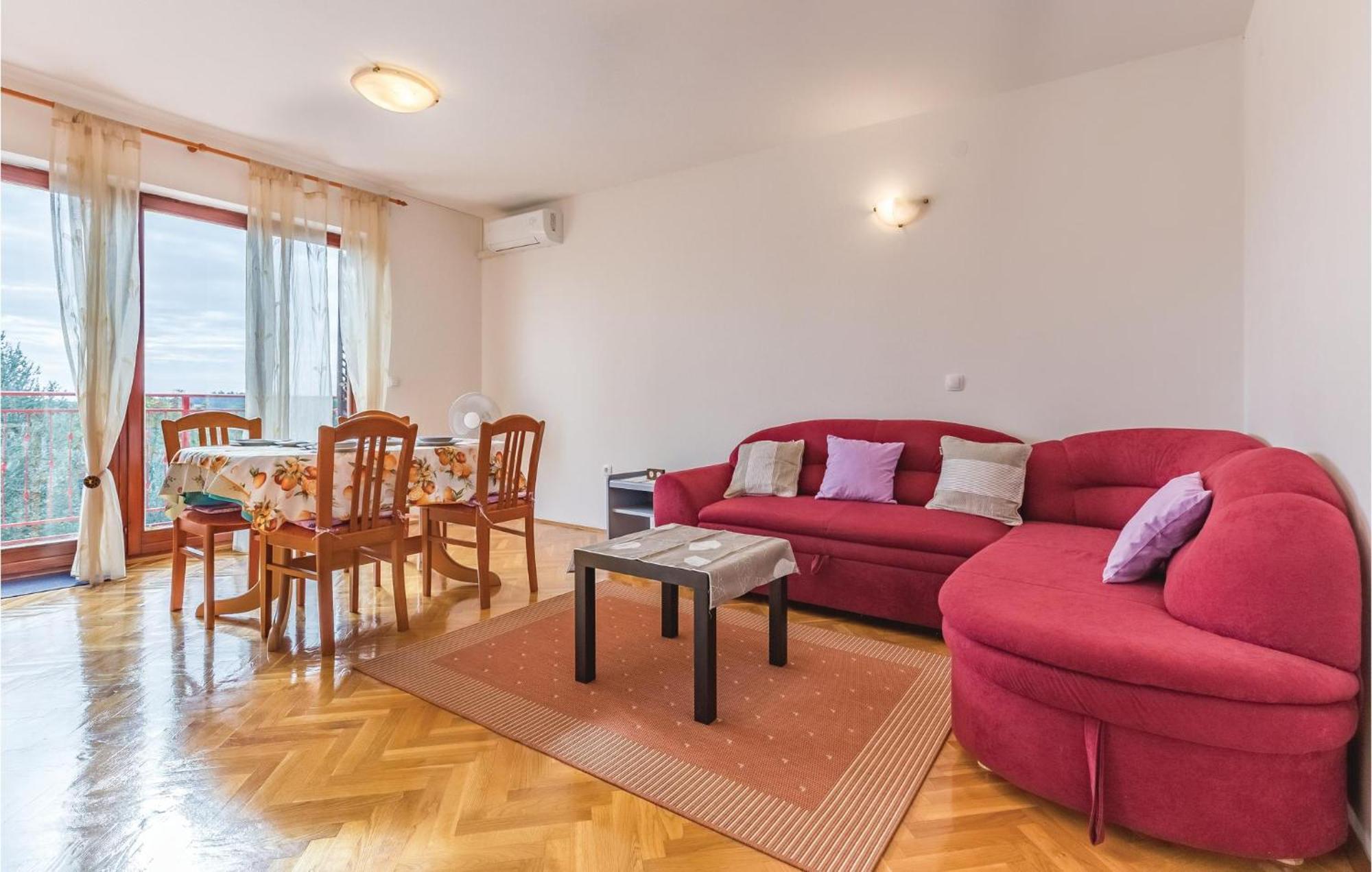 6 Bedroom Nice Home In Segotici Екстериор снимка