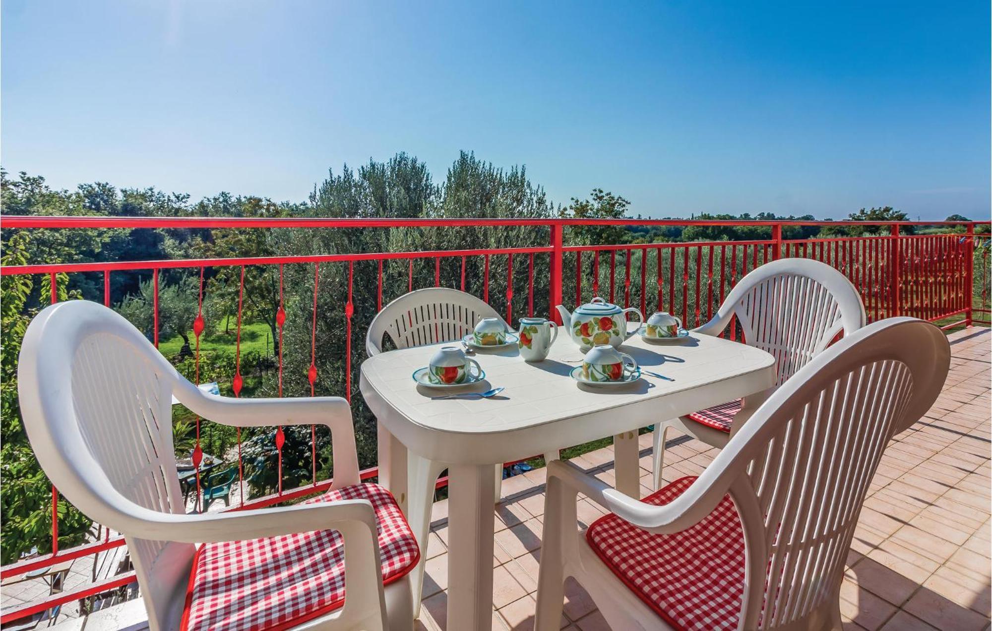 6 Bedroom Nice Home In Segotici Екстериор снимка