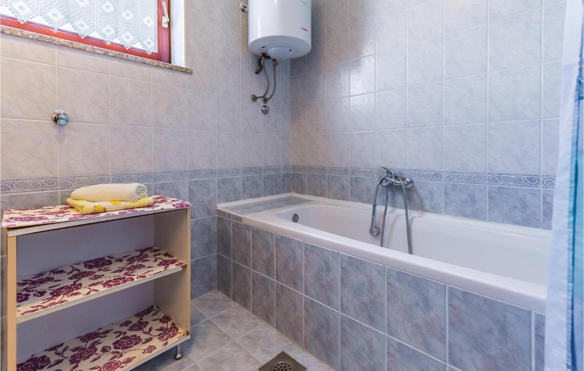 6 Bedroom Nice Home In Segotici Екстериор снимка